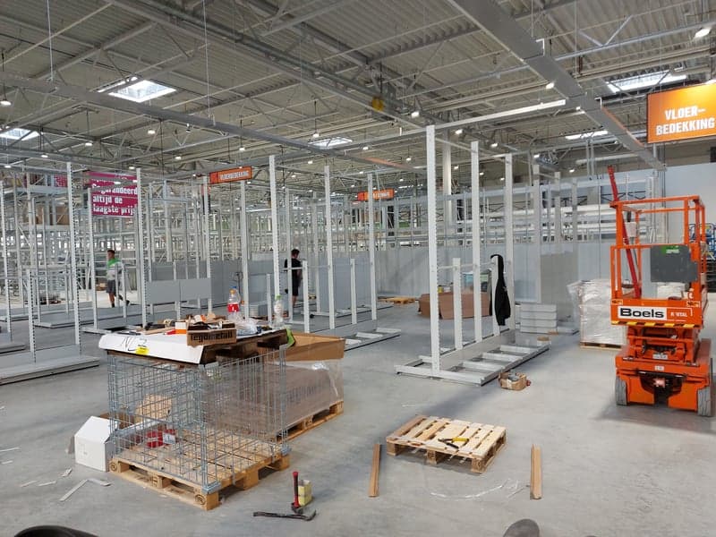 Sklady a logistika